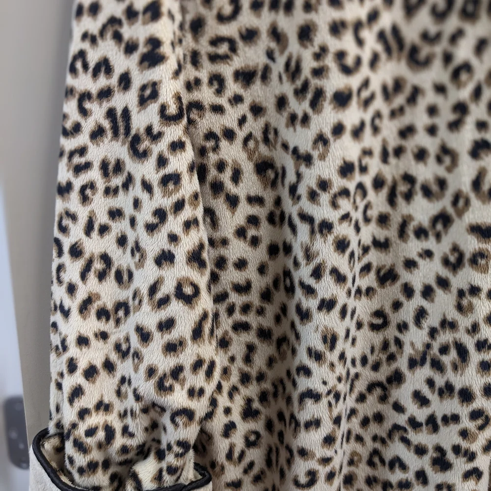Leopard Print Fleece Robe - Picture 11 of 16